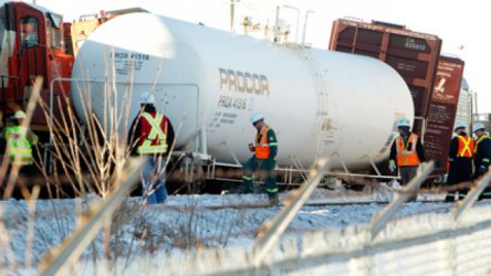 4000 литра дизелово гориво се изляха при влакова катастрофа край Монреал