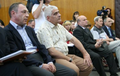 Христо Александров (вляво), Христо Данов и Петър Нейчев на делото за "Агробизнесбанк"