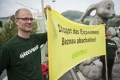 Активисти на Грийнпийс нахлуха в ядрени централи в Швейцария и Швеция
