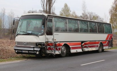 Удареният автобус край Павел Баня, сн.БГНЕС