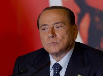 Берлускони ще полага общественополезен труд, като помага в старчески дом