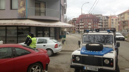 Погребаха 8-годишната Александра, трагедията с удушеното дете потресе Поморие