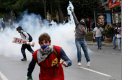 Сълзотворен газ и водни оръдия срещу протестиращи в Истанбул