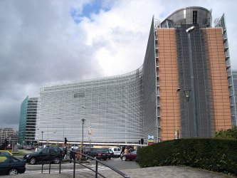 БСП и ГЕРБ вече се скараха кой да излъчи българския еврокомисар