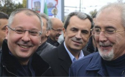 Сергей Станишев, Пламен Орешарски и Лютви Местан на митинг в подкрепа на правителството през ноември миналата година. 