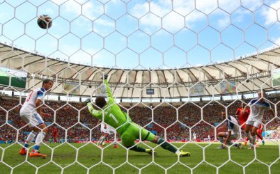 Белгия е на осминафинал след победен гол в края срещу Русия