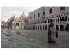 Кметът на Венеция подаде оставка заради обвинения в политическа корупция