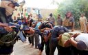 Джихадистите в Ирак всяват ужас със снимки, показващи убийства на пленени войници
