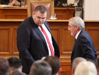 ДПС и прокуратурата мълчат за "Д.П." в тефтера на Златанов