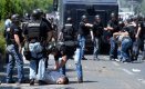 Протест в Скопие прерасна в масови сблъсъци с полицията