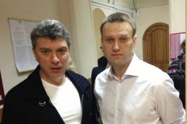 Борис Немцов (вляво) заедно с опозиционера Алексей Навални