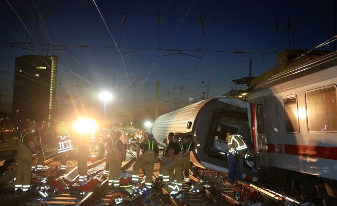 Железопътната катастрофа в германския град Манхайм се размина без жертви сн.ЕПА/БГНЕС