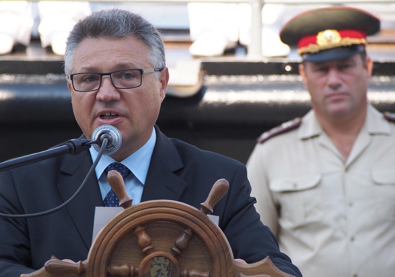 Министърът на отбраната Велизар Шаламанов