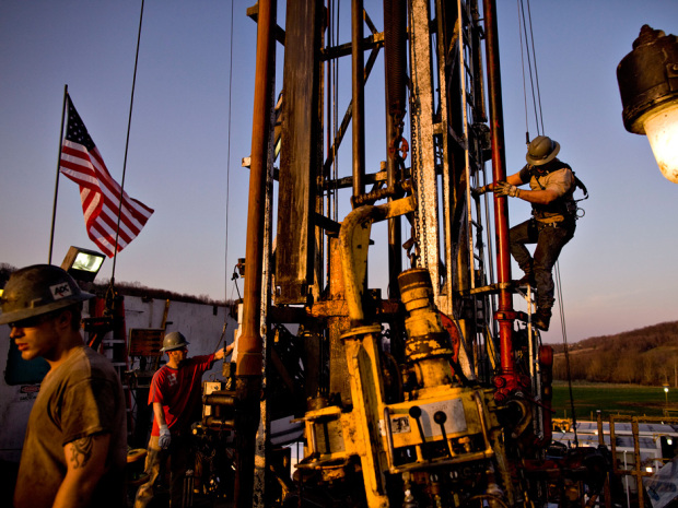 Петролните цени накланят политическото и икономическото равновесие в полза на САЩ