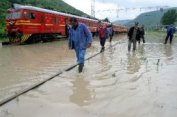 Наводненията спряха и влаковете в някои региони