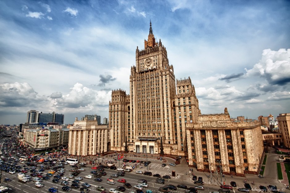Москва усили атаките към София, прицелвайки се и в президента