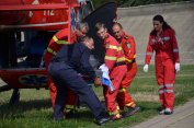 Румънски хеликоптери прибраха най-тежко пострадалите от обърналия се в България туристически автобус