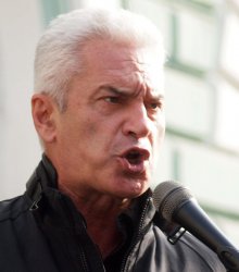 Волен Сидеров: Внасям декларация за признаване на "Доганск"