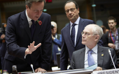 Британският премиер Дейвид Камерън и председателят на Европейския съвет Херман ван Ромпой. 