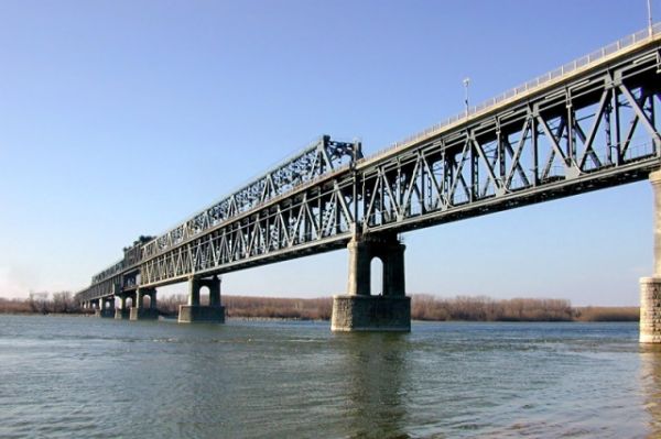 Проектират разширението на Дунав мост при Русе с европари