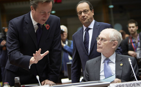 Британският премиер Дейвид Камерън и председателят на Европейския съвет Херман ван Ромпой. 