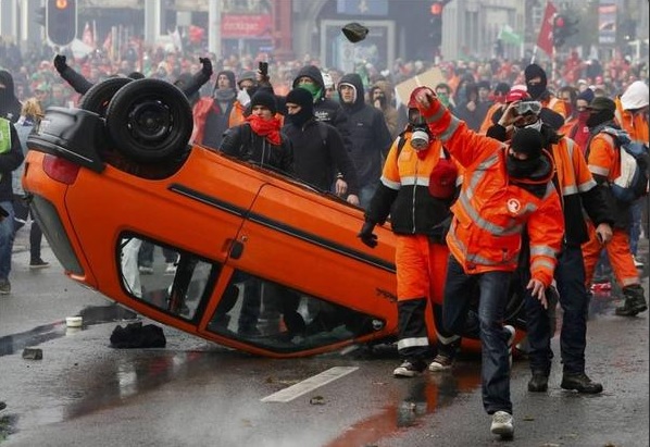 Над 100 000 протестираха по улиците на Брюксел, сблъсъци с полицията