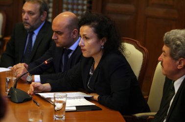 Танева представи екипа си, в който влизат и (отляво надясно) Цветан Димитров, Васил Грудев и Иван Станков, сн. БГНЕС
