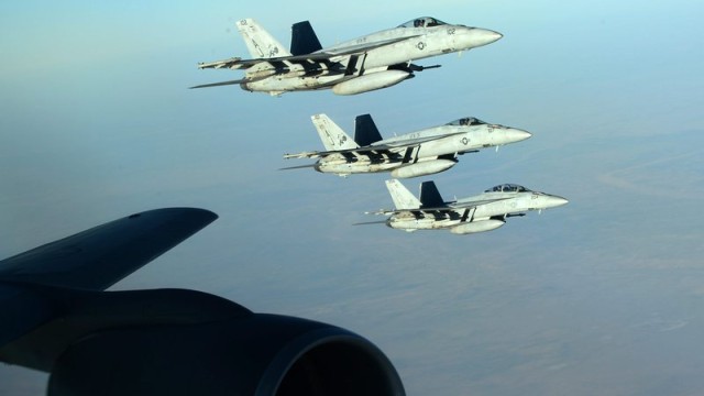 Коалицията, оглавявана от САЩ, нанесе 31 въздушни удара срещу "Ислямска държава"