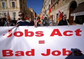 Италианският премиер в битка срещу ограниченията на трудовия пазар