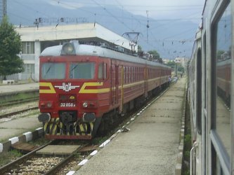 БДЖ да получи орязаните 40 млн. лв. и да пусне спрените влакове