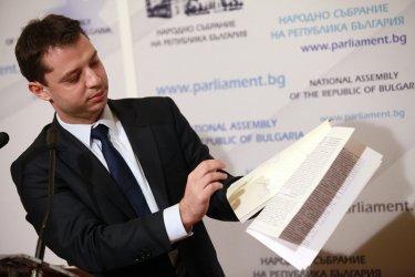 Делян Добрев, председател на енергийната комисия в НС. БГНЕС