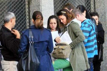 Безработицата в еврозоната спадна до 28-месечен минимум