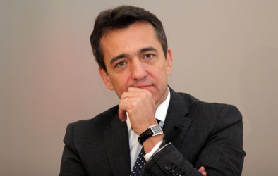 Посланикът на Франция призова на мълчаливо бдение пред посолството