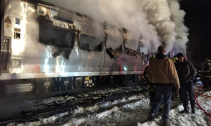 Седем души загинаха при удар на влак с кола край Ню Йорк