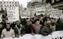 Над 1000 мюсюлмани в Лондон протестираха срещу карикатурите в "Шарли ебдо"
