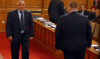 Бойко Борисов и Делян Пеевски в парламента. Сн. в. "Сега", "Протестна мрежа"