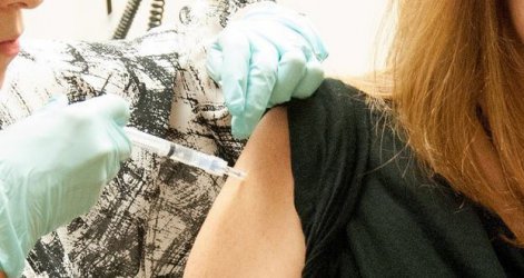 Изпитанията на експериментална ваксина за ебола дават обещаващи резултати