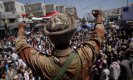 Бунтовнически сили в Йемен контролират Аден, президентът избяга