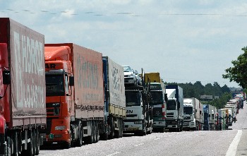 Километрични опашки от камиони на границата с Турция