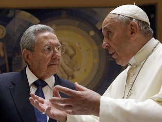Раул Кастро бе приет от папата, сн. ЕПА/БГНЕС