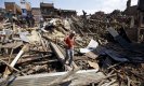 Жертвите на земетресението в Непал надхвърлиха 7700 души