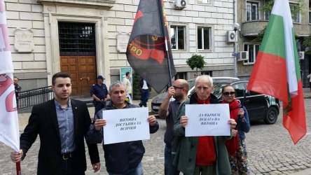 След протест на ул."Московска" 33, Столична община пусна автобус до Златните мостове