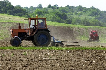 Отново люта битка за европарите за земеделска техника