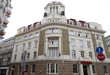Централата на Корпоративна търговска банка е паметник на културата и е една от най-представителните банкови сгради в София. Тя е построена през 1925 г. като централа на Българската търговска банка (известна и като банката на Буров). 