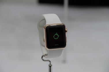 Apple пуска смарт часовника си на нови пазари