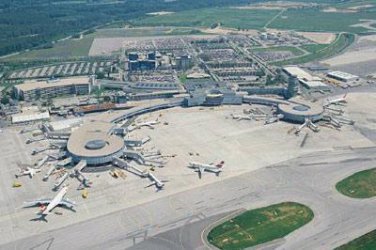 Българи блокирани на летището във Виена