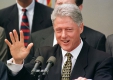 Бил Клинтън ще спре да изнася платени речи, ако съпругата му стане президент