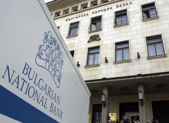 Велизар Енчев предлага заплатите в БНБ да паднат драстично и да са публични
