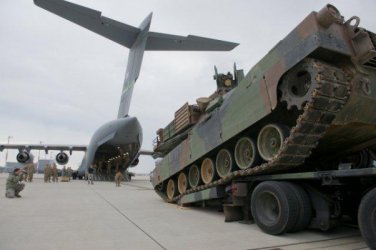 Столтенберг: Разполагането на танкове е договорено между САЩ и България