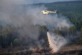 Украинските спасители не успяват да се справят с торфения пожар край Чернобил